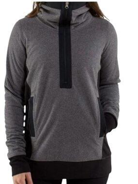 LULULEMON Post Chaturanga Pullover in Grey/Black 1/2 zip fleece top size 12